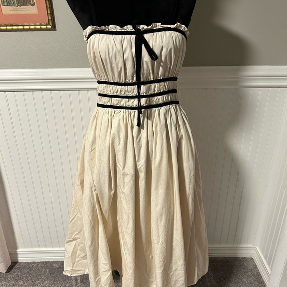 Francesca’s Leona Midi Dress - Picture 2 of 12